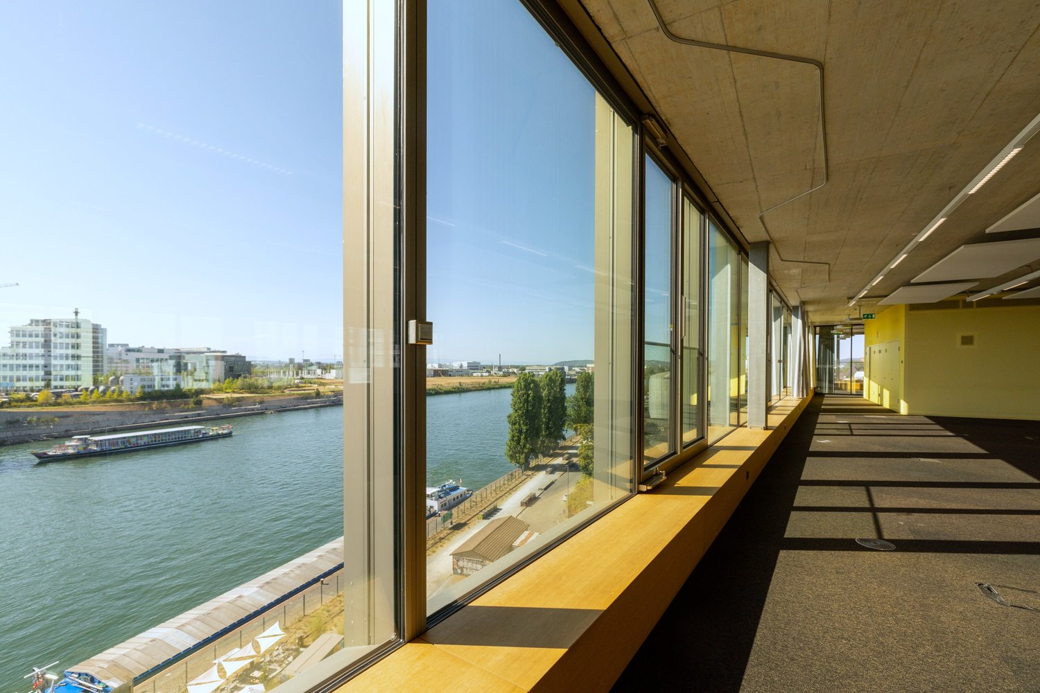 4000m² office, photo 4 of 10