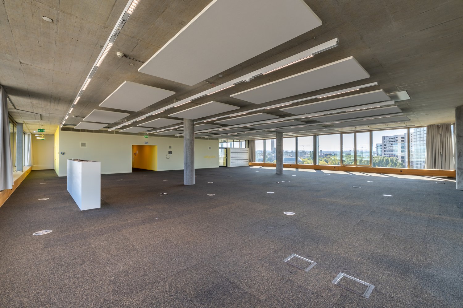 4000m² office, photo 3 of 10