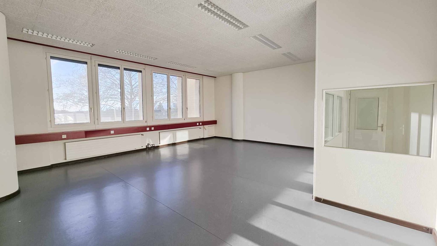153m² office