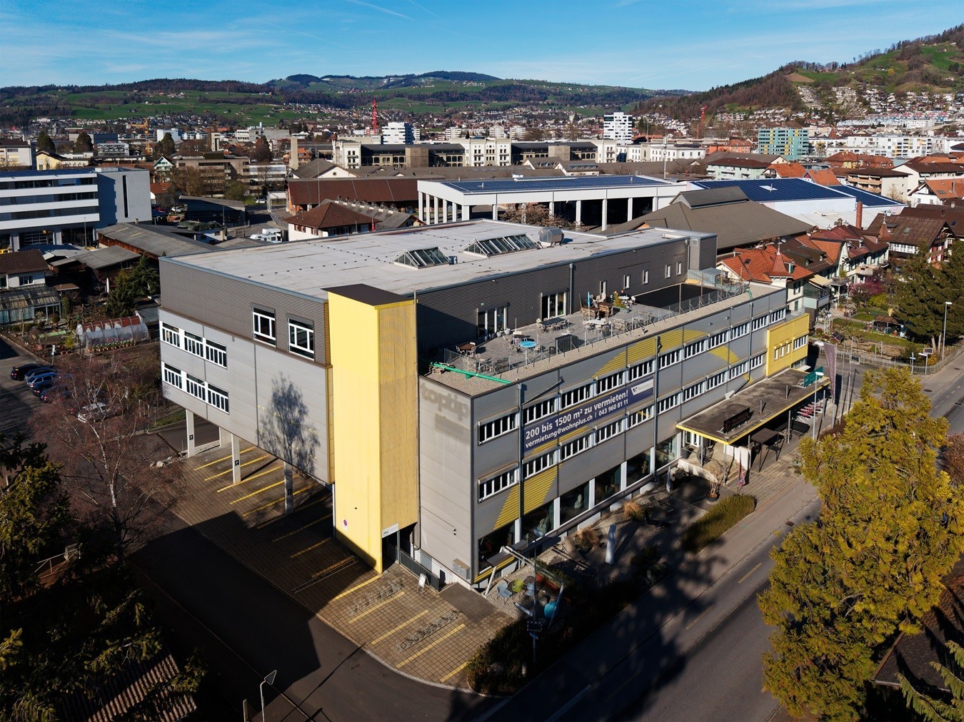 590m² commercial