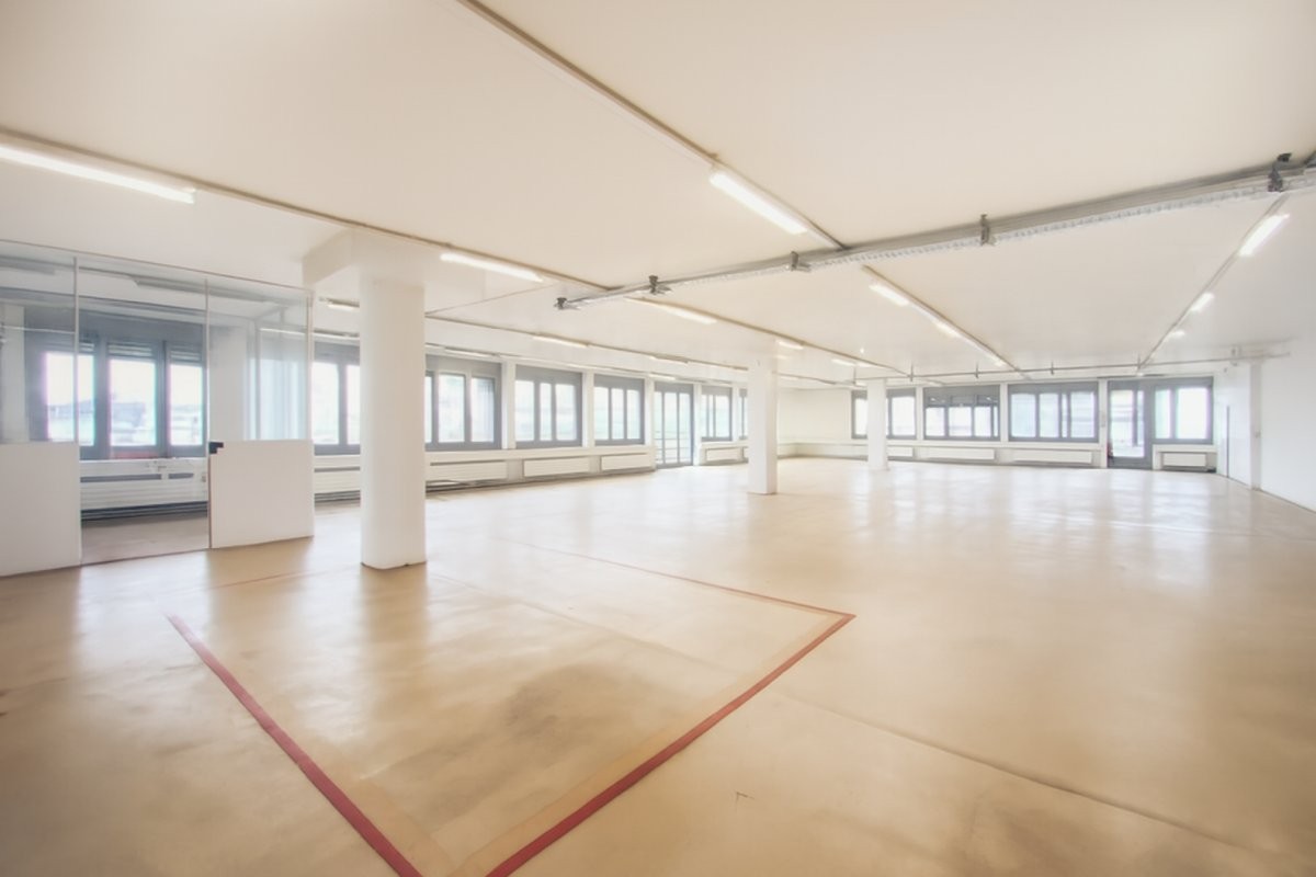 832m² commercial, photo 3 of 8