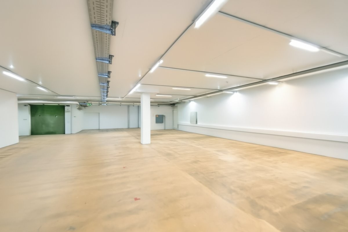 832m² commercial, photo 4 of 8