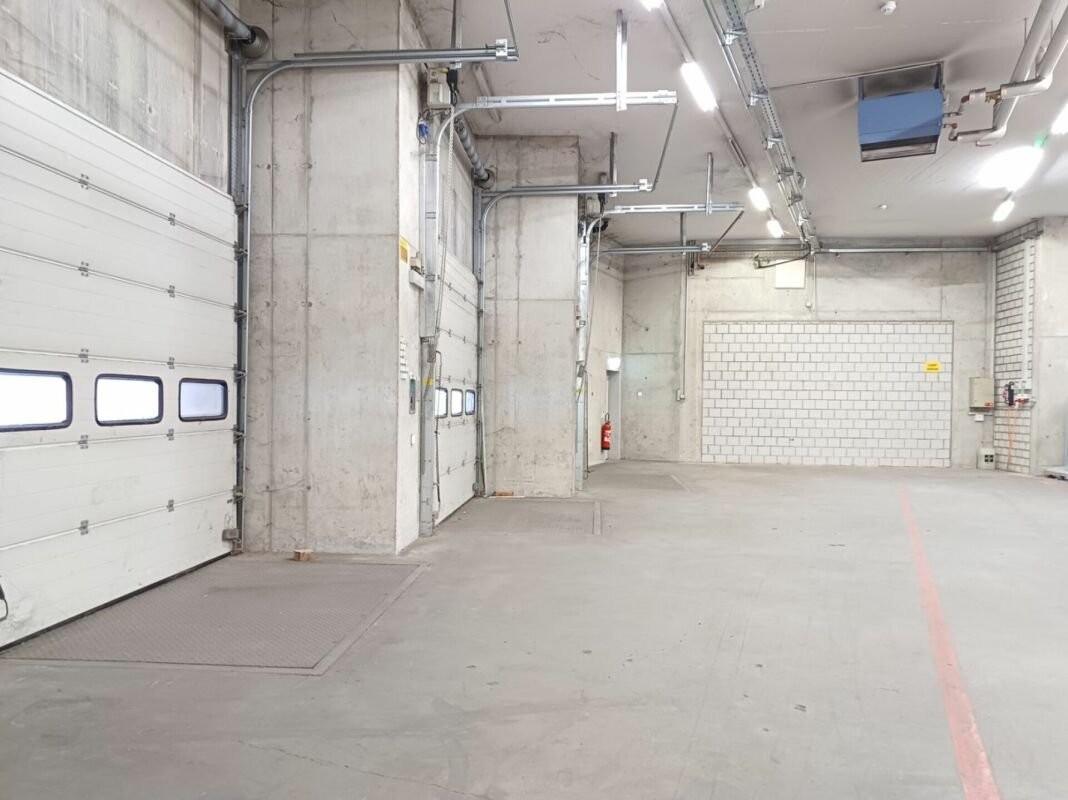 832m² commercial, photo 6 of 8