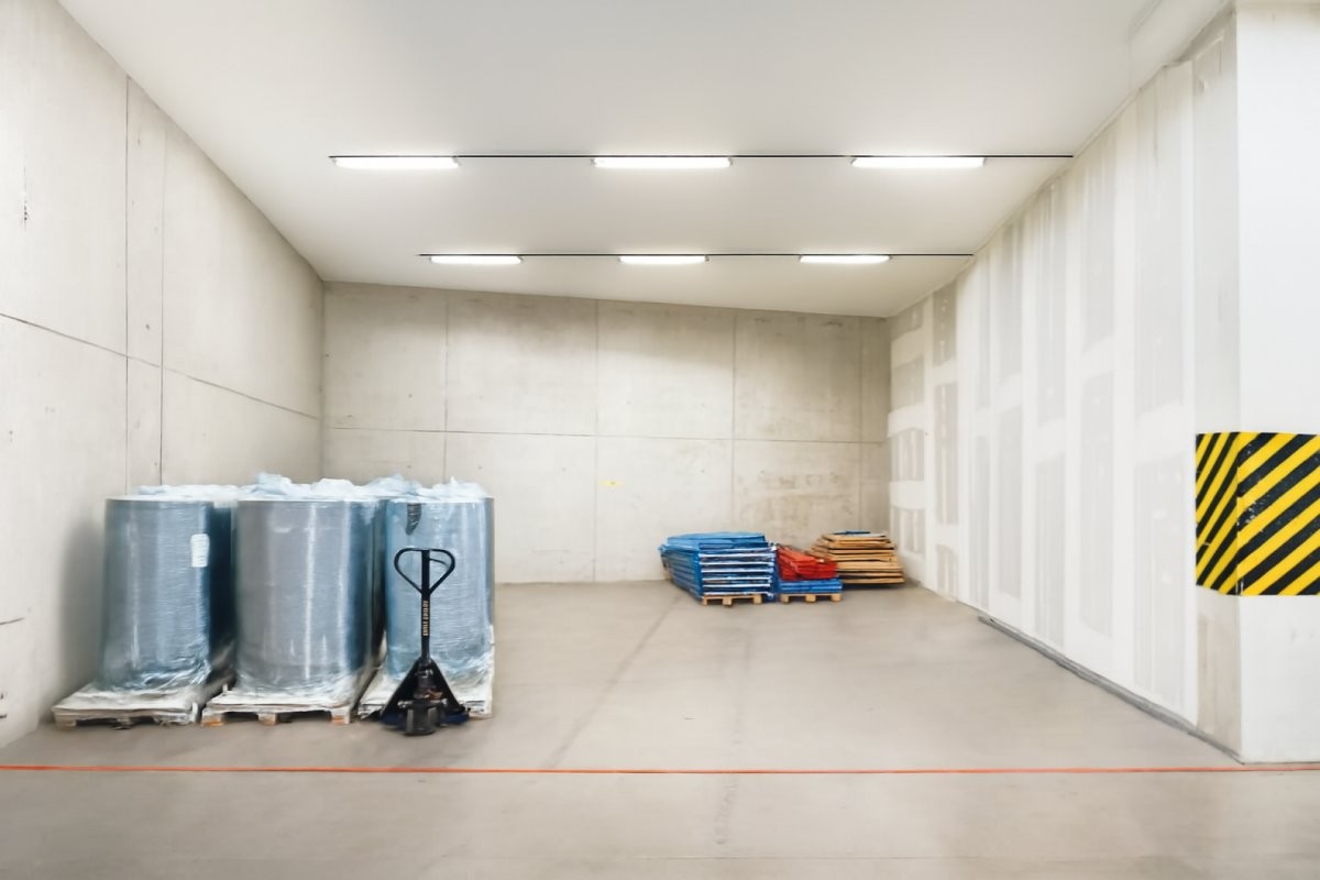 832m² commercial, photo 7 of 8