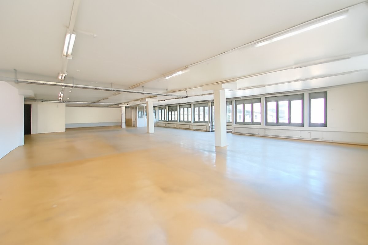 832m² commercial, photo 2 of 8