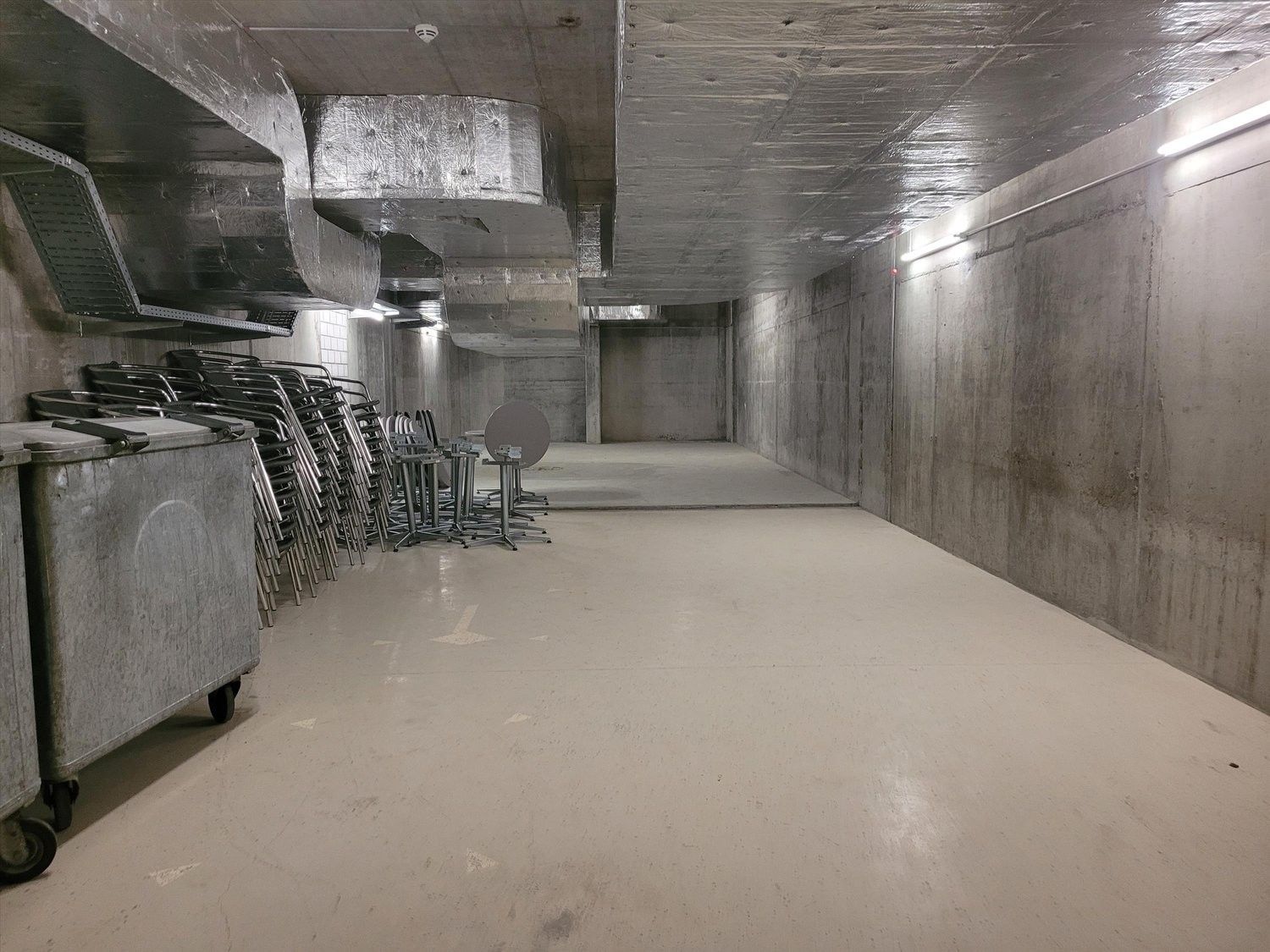 116m² pièce de stockage, photo 2 sur 2