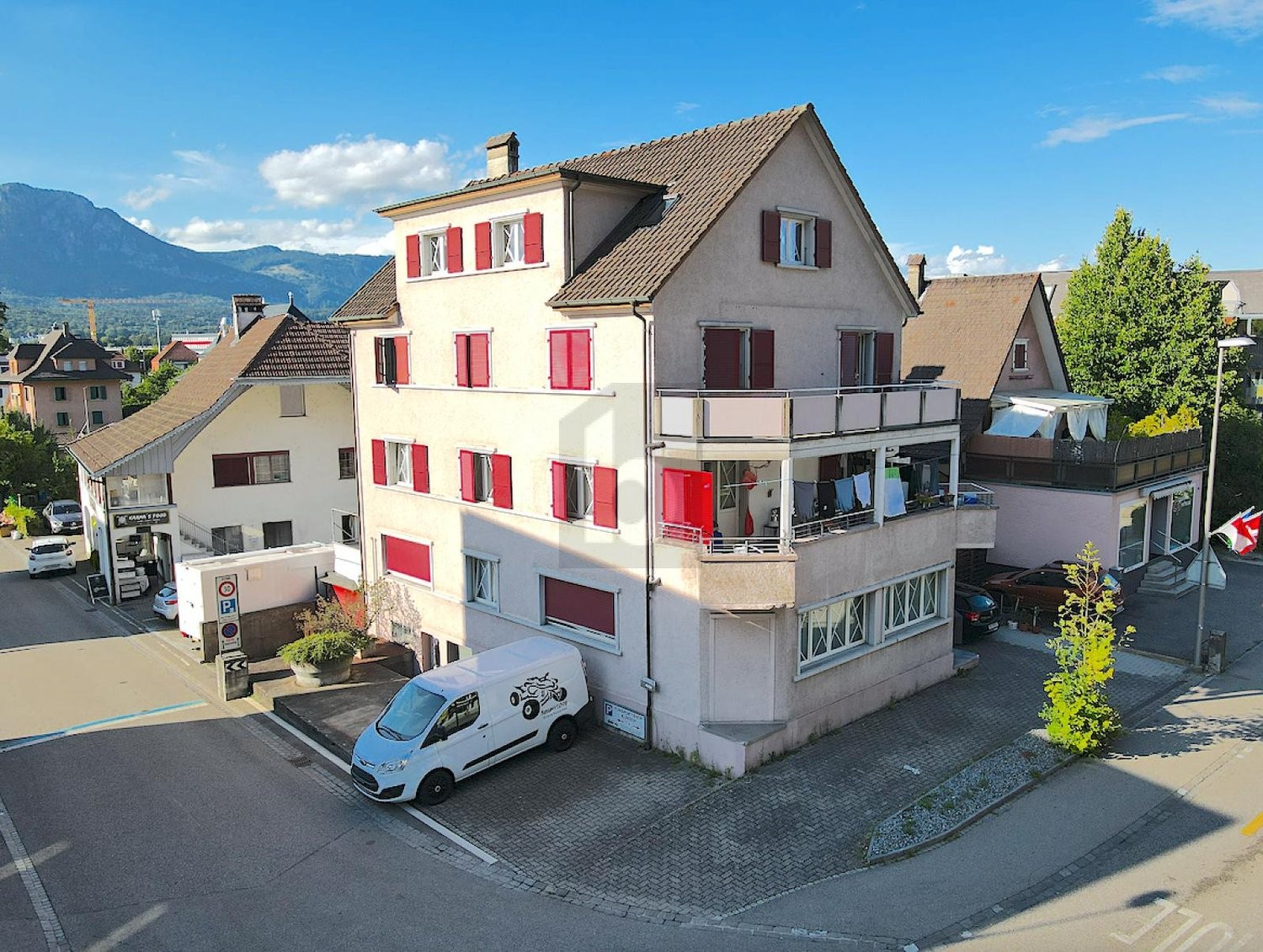 maison de rapport de 17 pièces