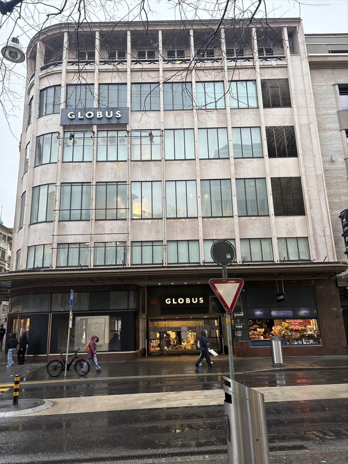 519m² negozio, foto 2 di 6