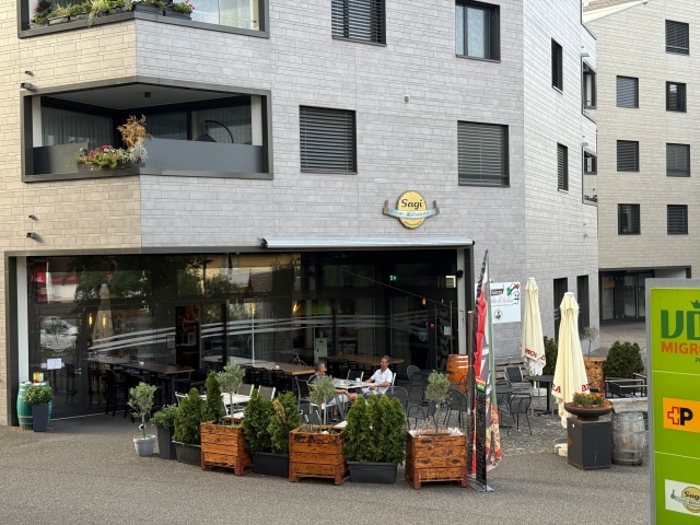 Restaurant, photo 1 of 8