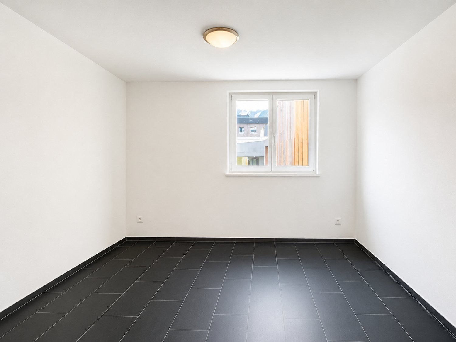 23 ½ rooms multi family house