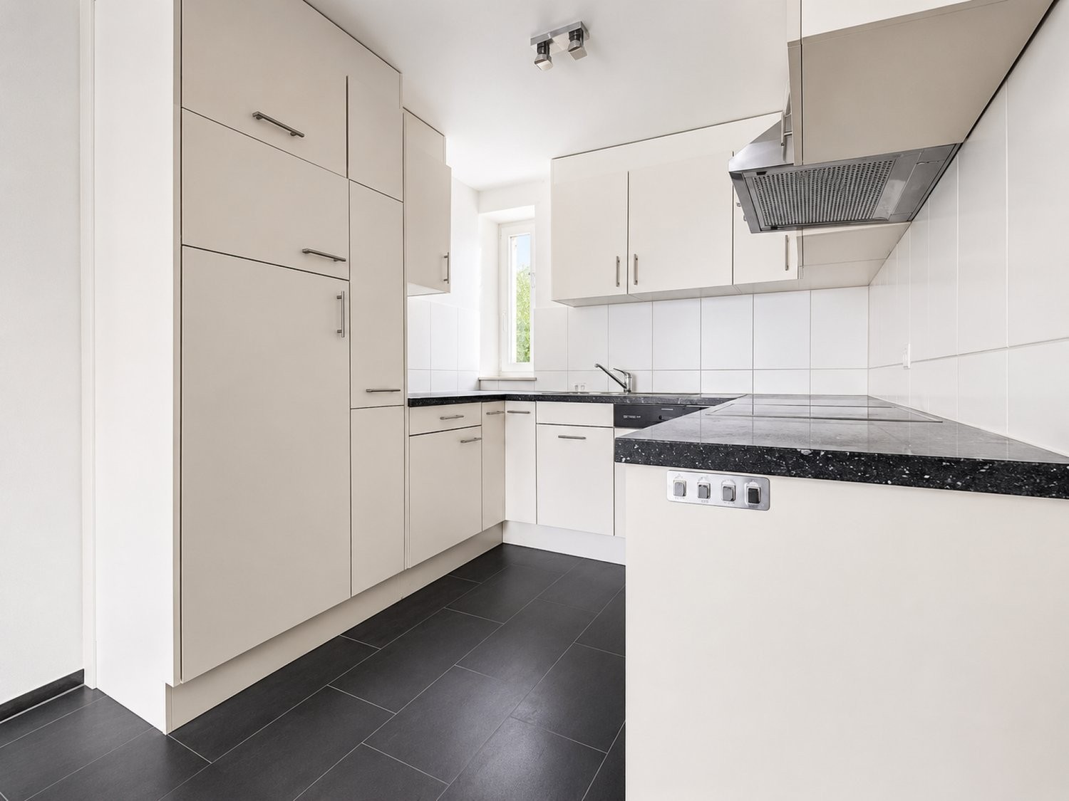 23 ½ rooms multi family house