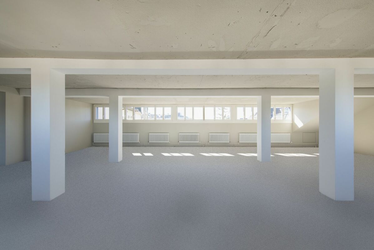 2390m² office, photo 7 of 10