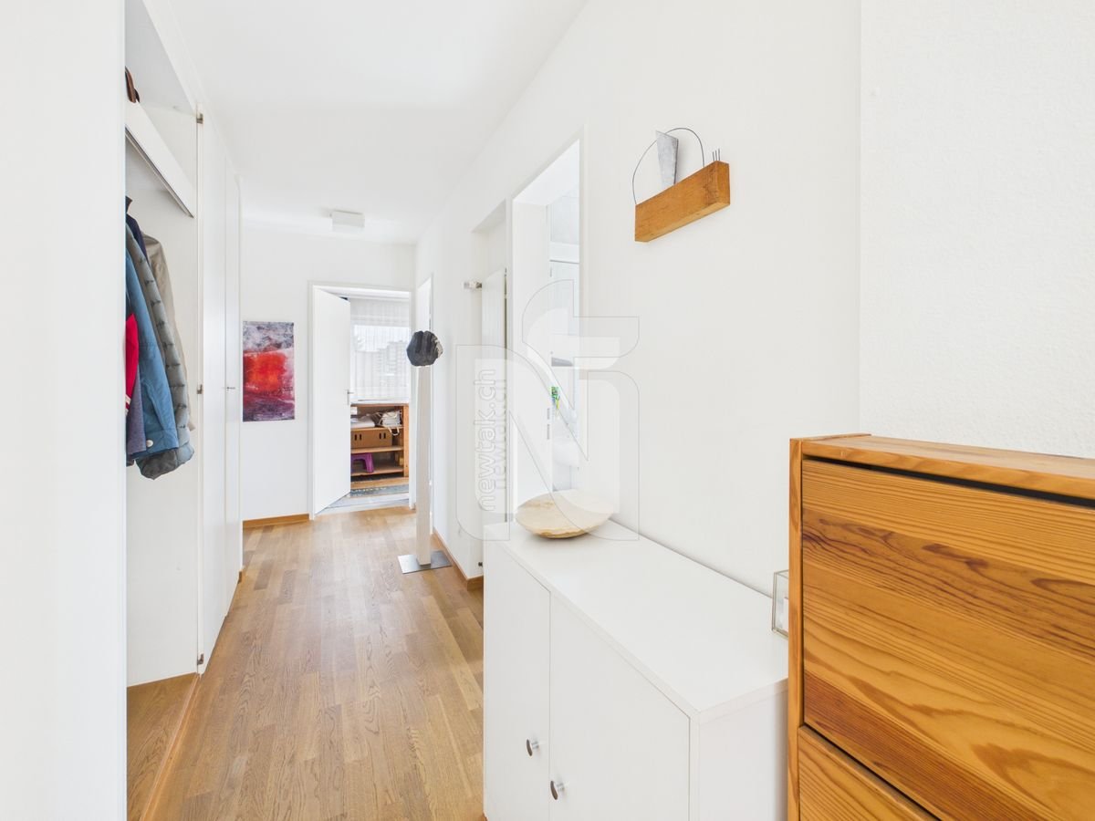 Attic flat, photo 1 of 10