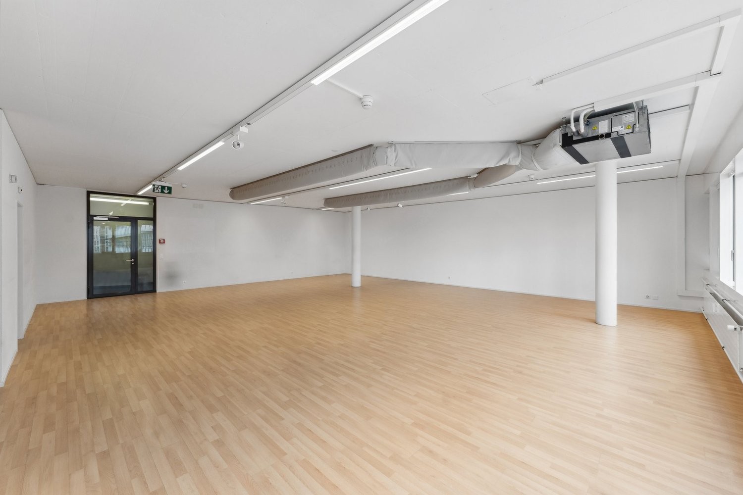 182m² office, photo 1 of 10