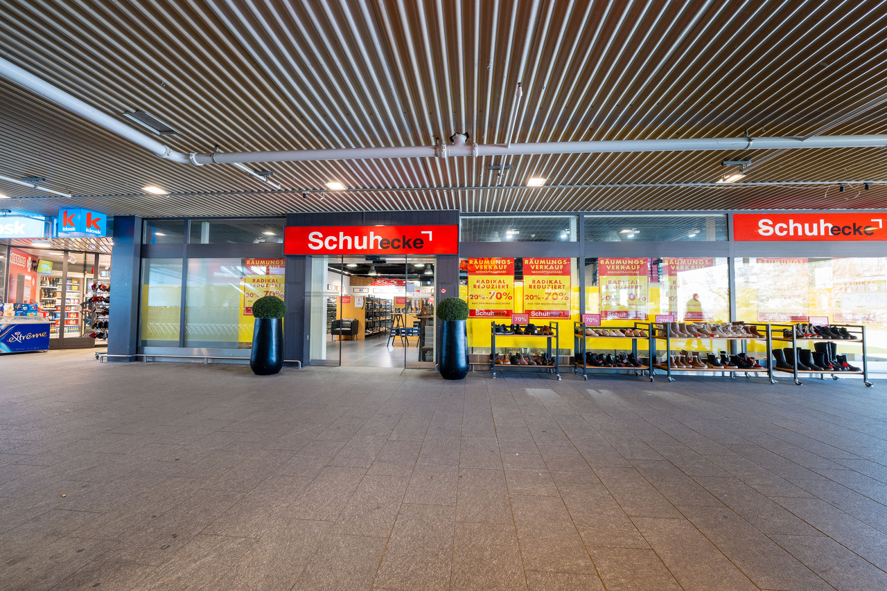 175m² shop