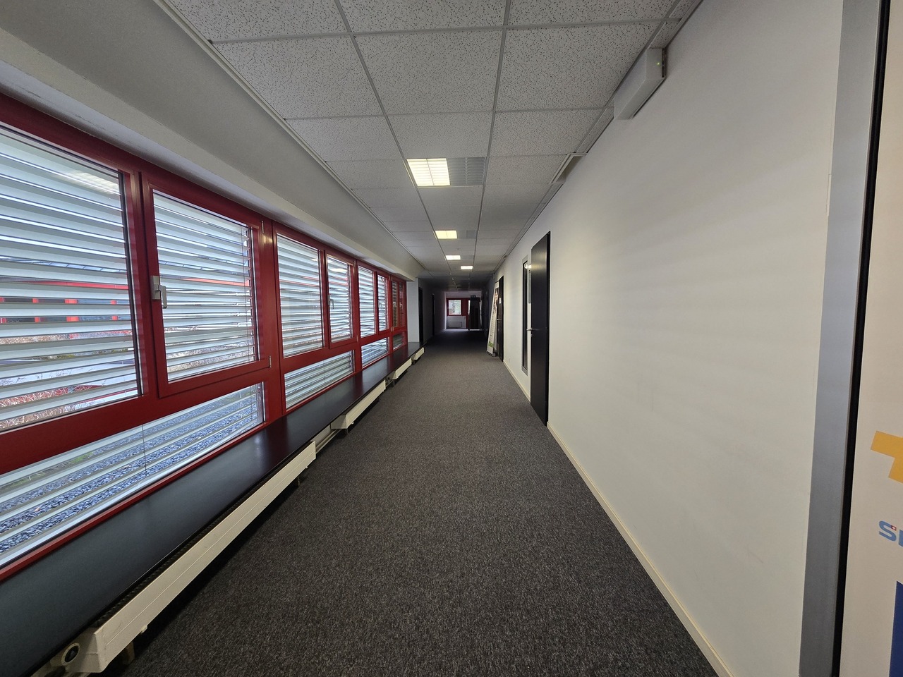 80m² office
