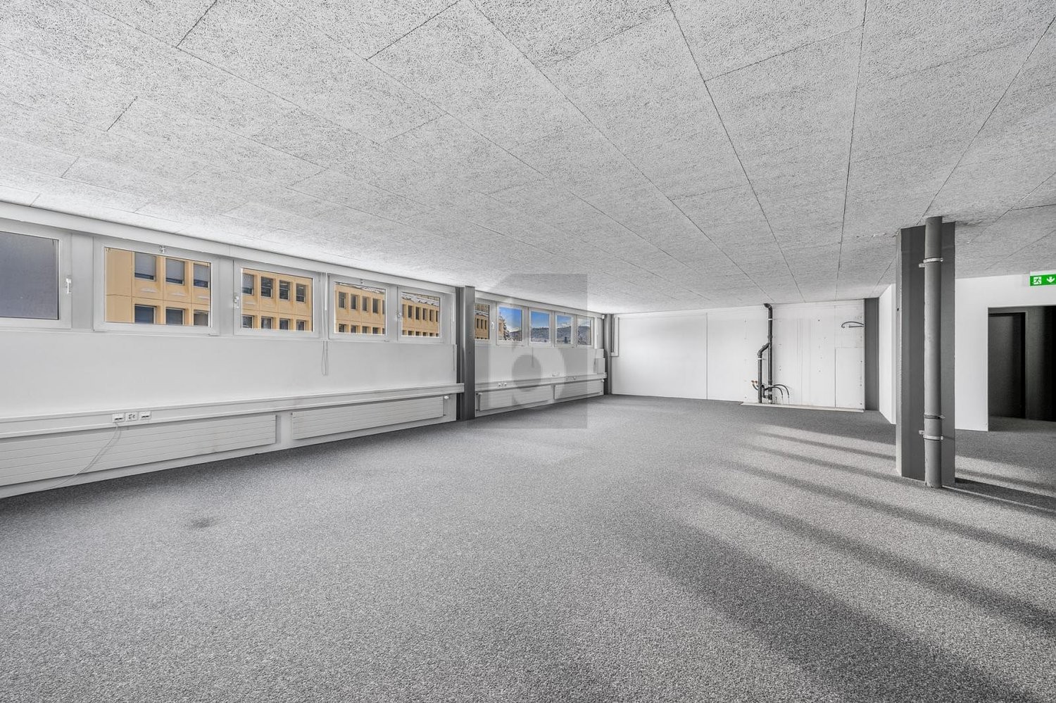 300m² office, photo 2 of 4