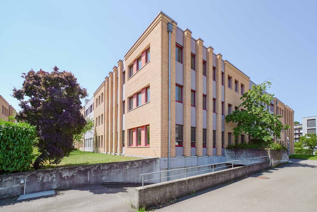 870m² office, photo 1 of 8