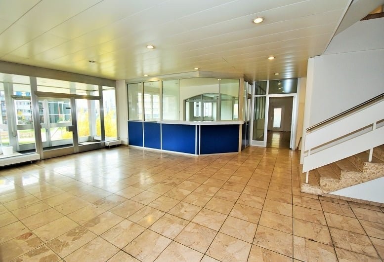 1600m² office