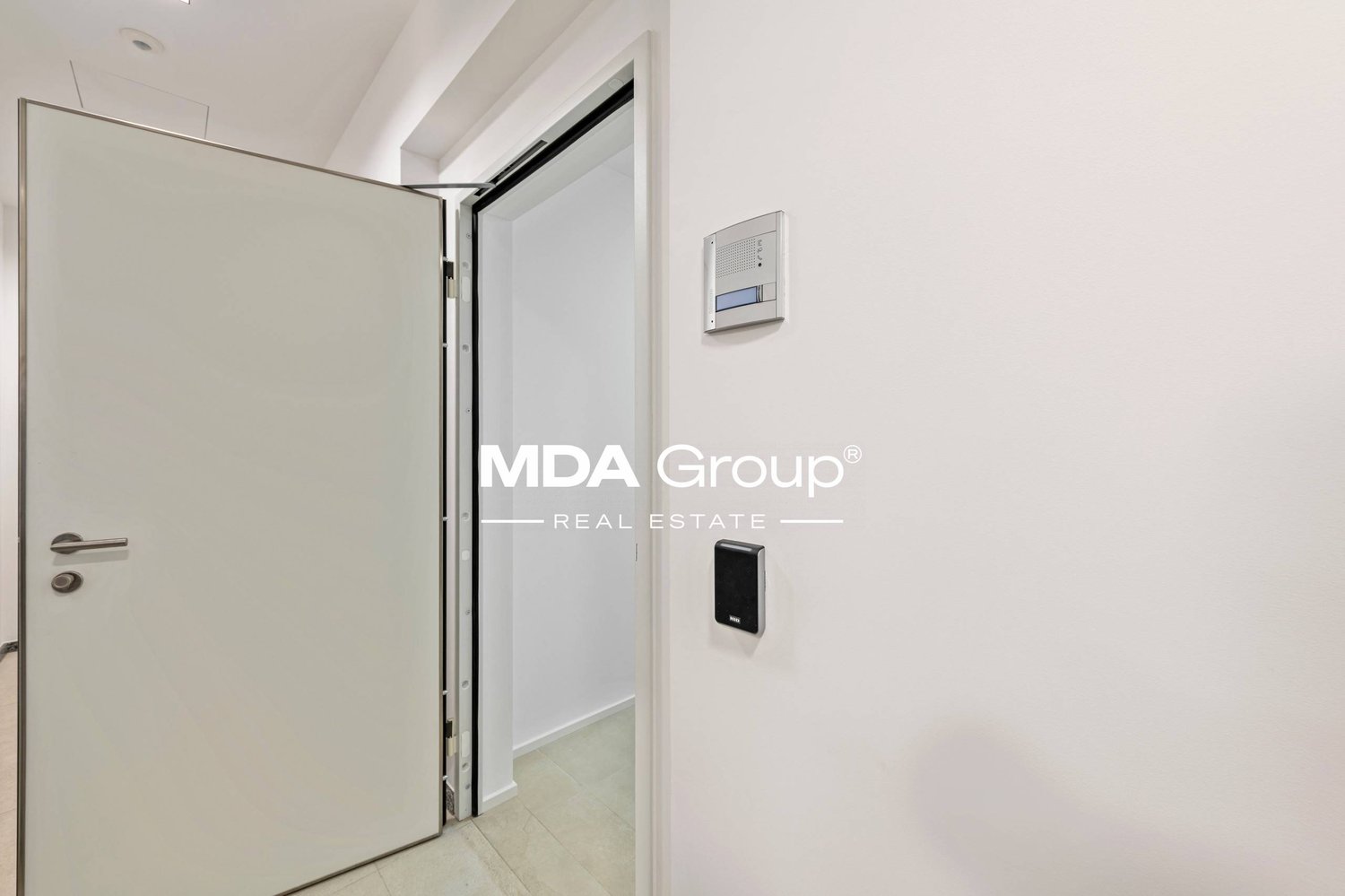 205m² shop, photo 4 of 10