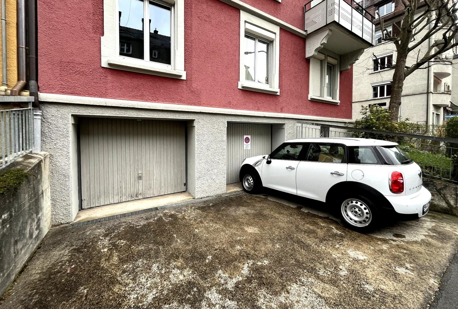 Single garage, photo 2 of 3