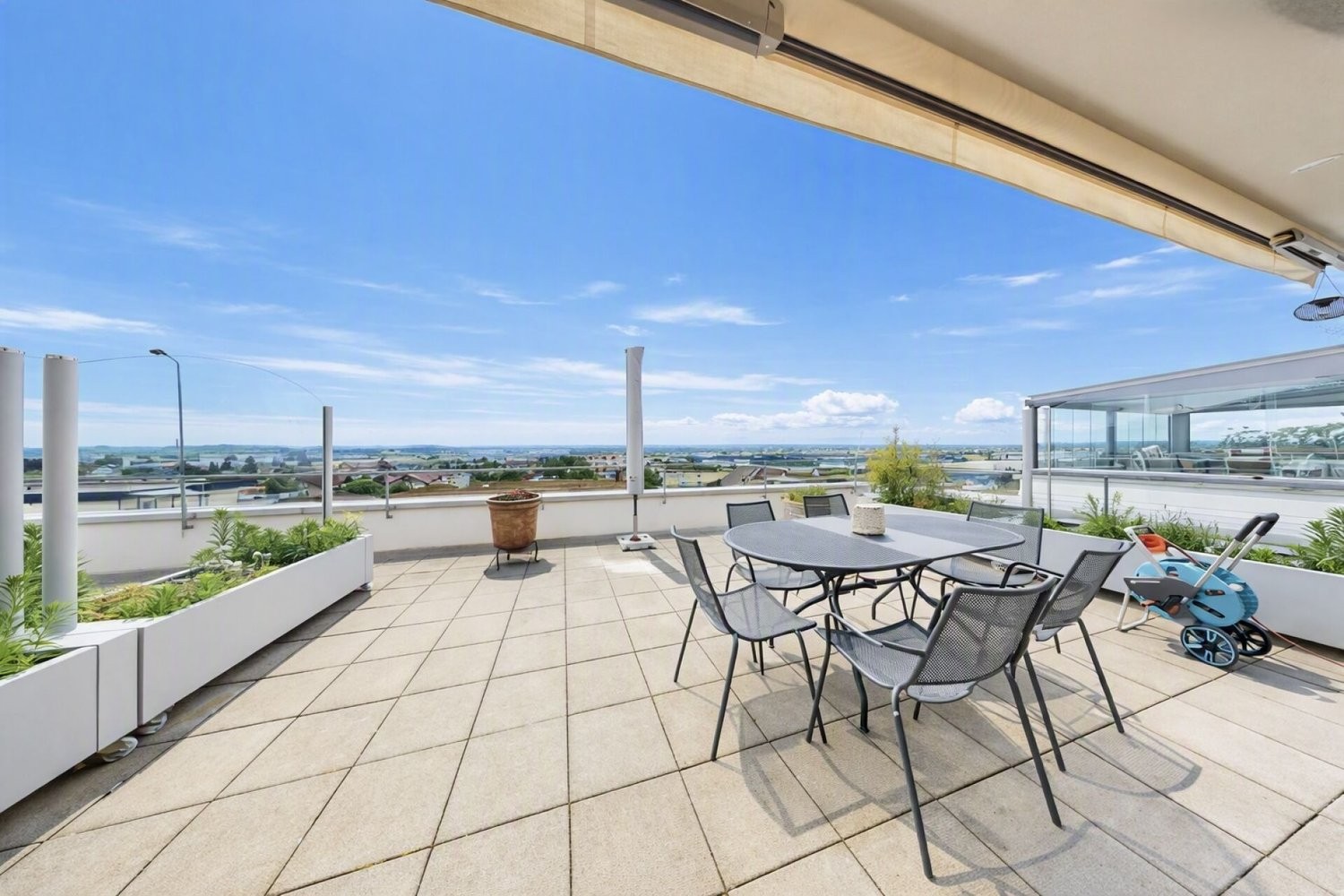 5 ½ rooms terrace flat, photo 1 of 8