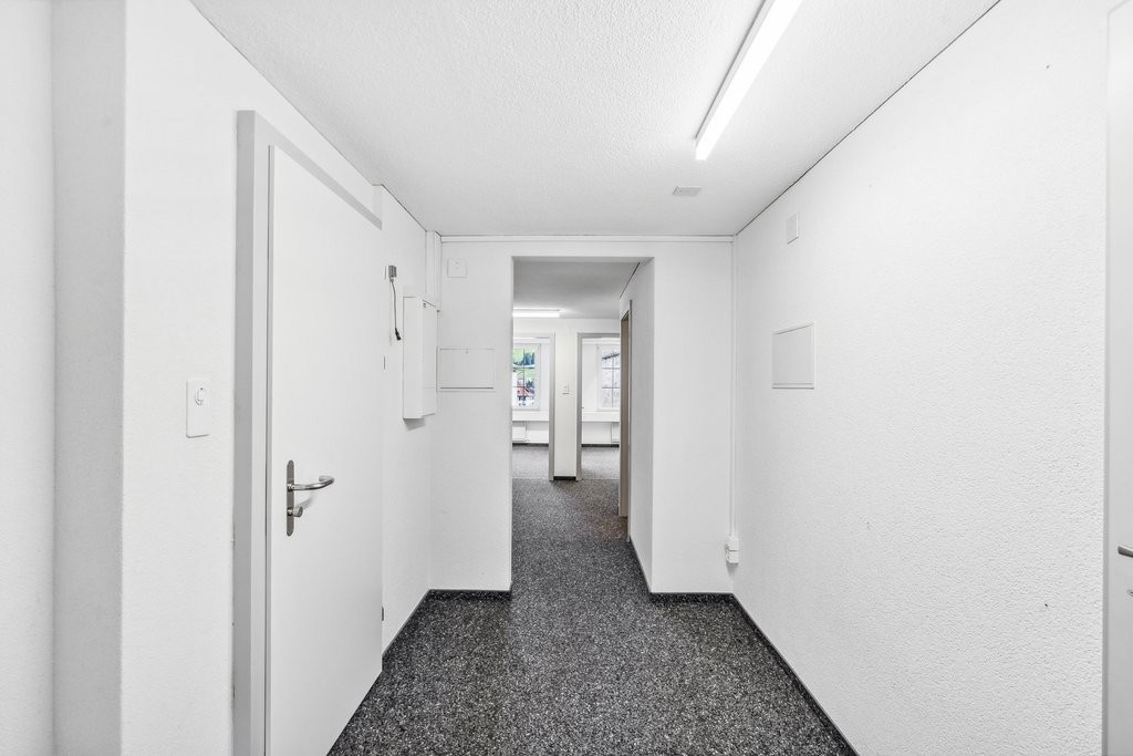 111m² office, photo 3 of 9