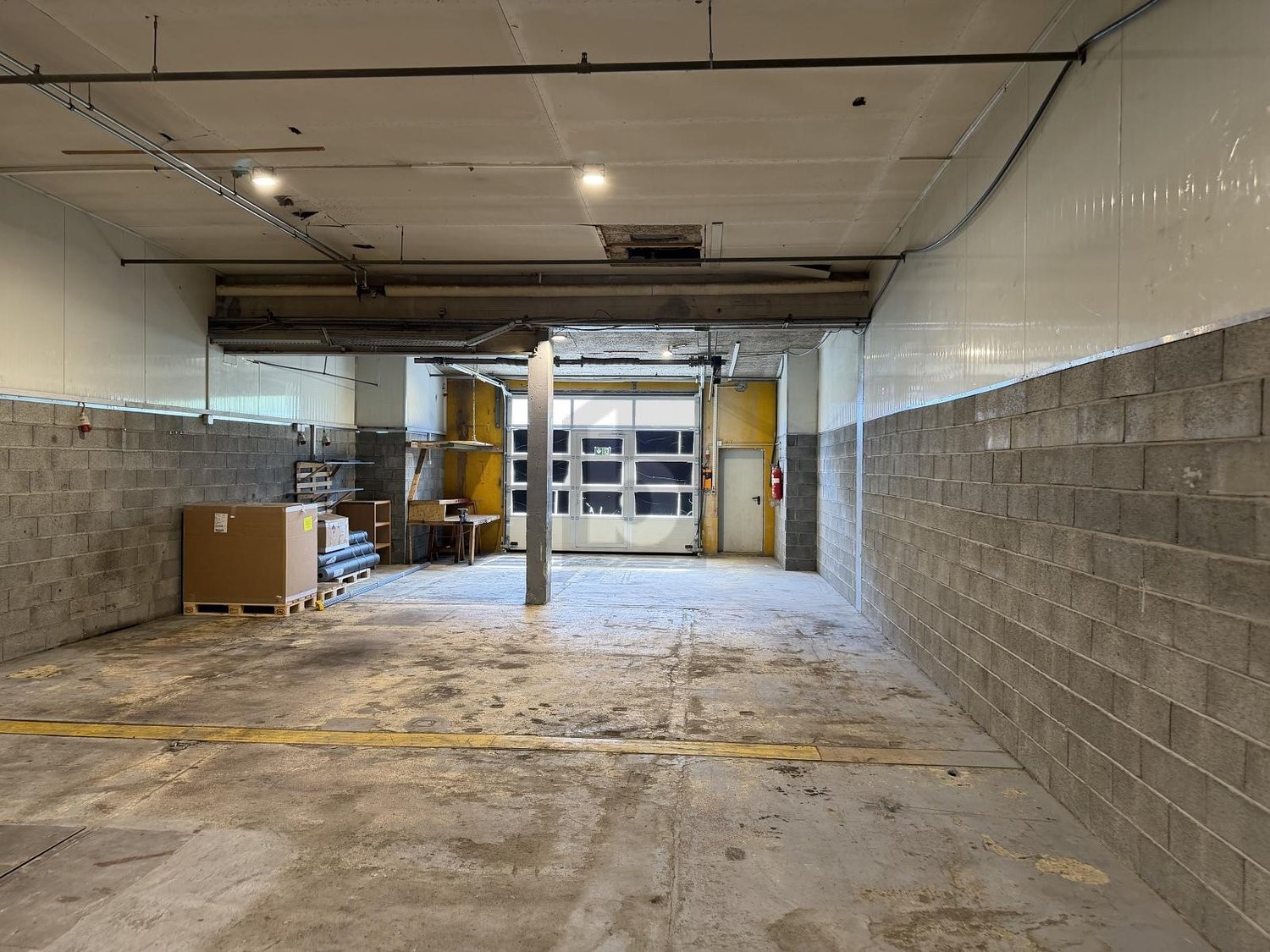 193m² industrial object, photo 2 of 4
