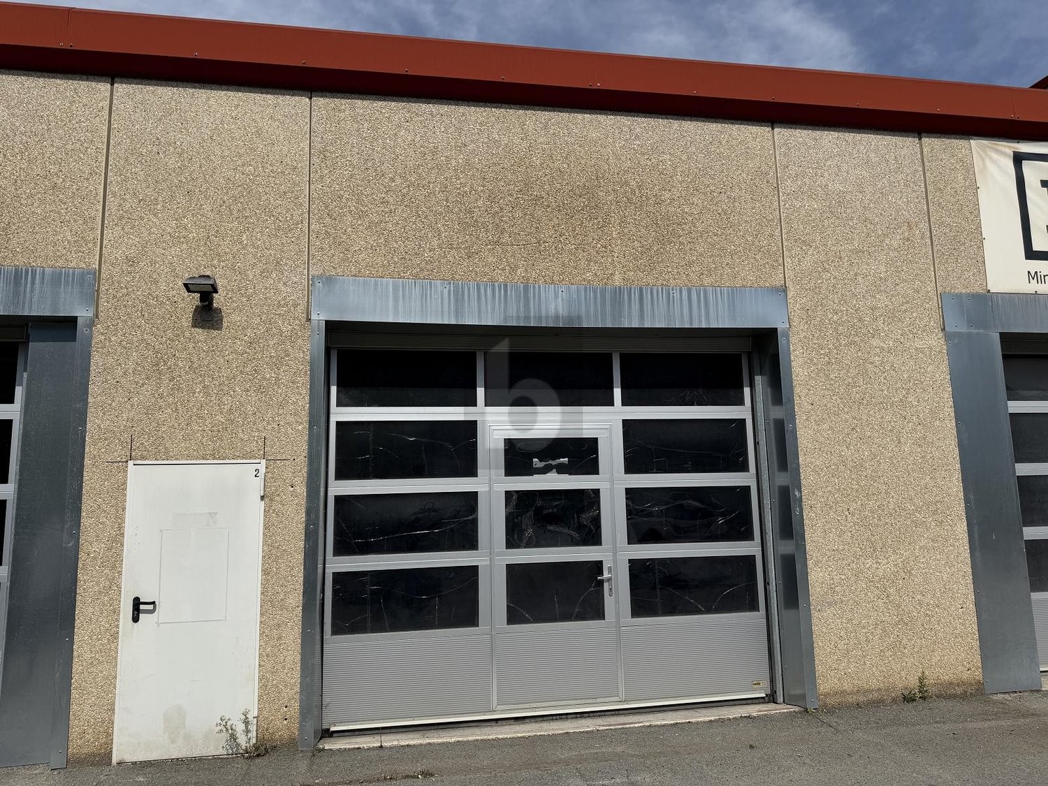 193m² industrial object, photo 1 of 4