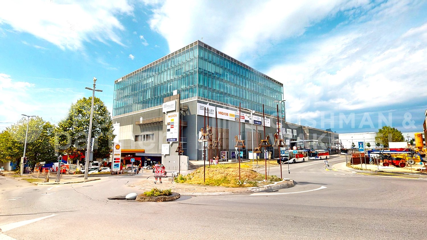 300m² office, photo 1 of 10