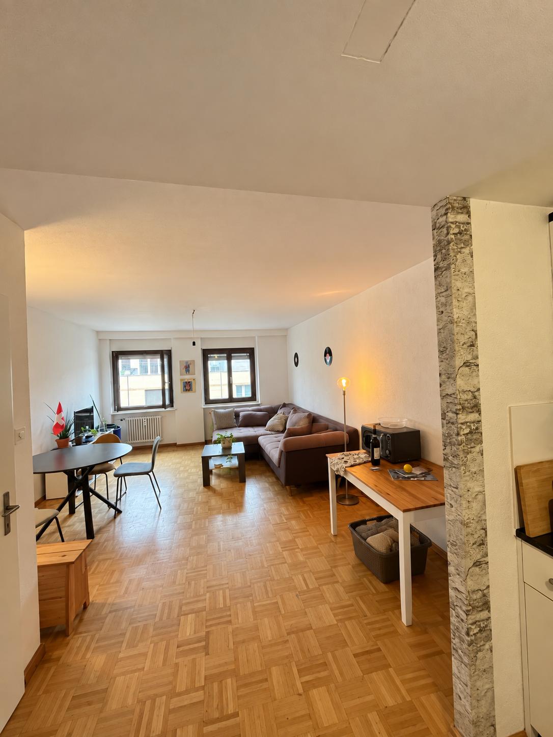 Chambre en colocation

Trois chambres deviennent disponibles de manière permanente dans une rue chaleureuse près de Claraplatz

Salut !
Au cours des prochains mois, de novembre à janvier, trois chambres de notre WG deviendront disponibles de manière permanente car nous emménageons respectivement ave