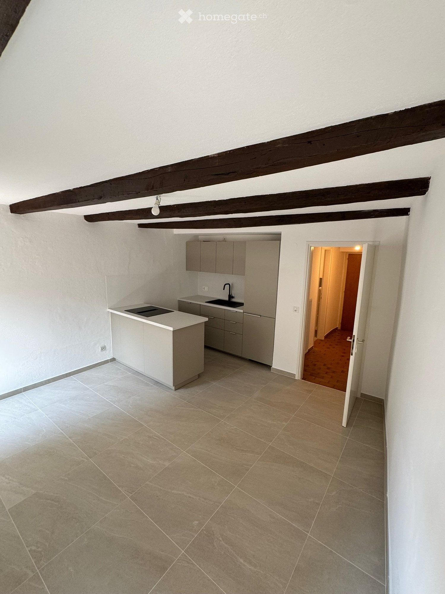 4 rooms apartment, photo 2 of 5