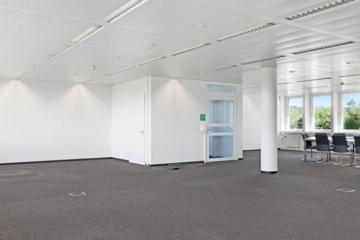 185m² commercial