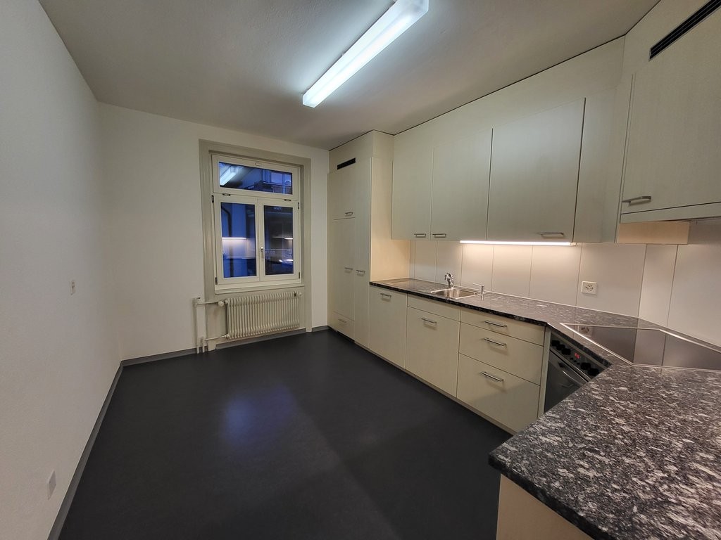 5 rooms apartment, photo 2 of 7