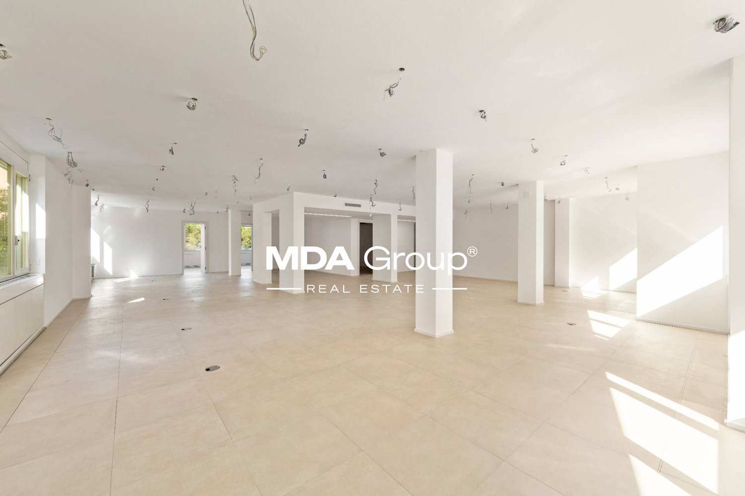 2000m² office, photo 4 of 10