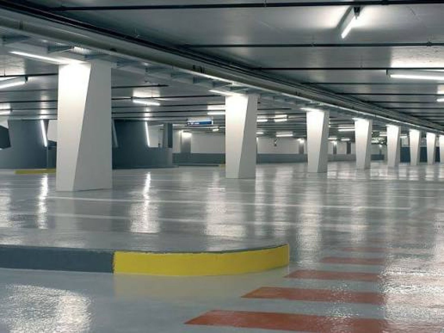 380m² shop, photo 8 of 9
