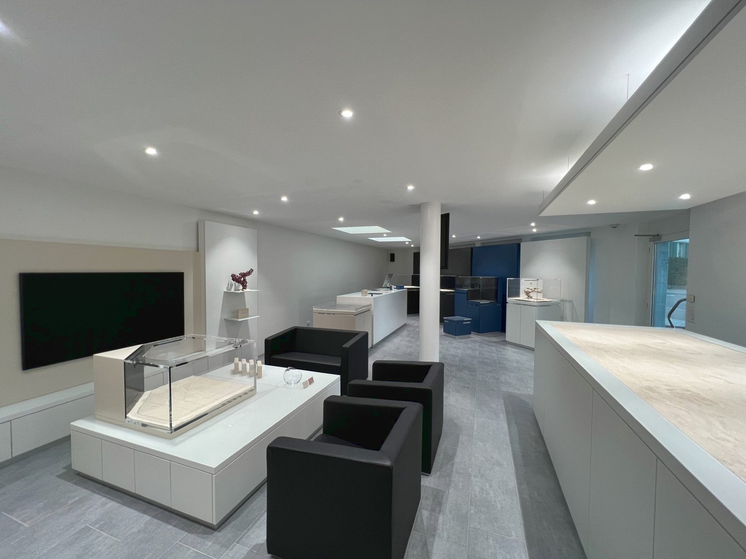 70m² commercial, photo 2 of 8