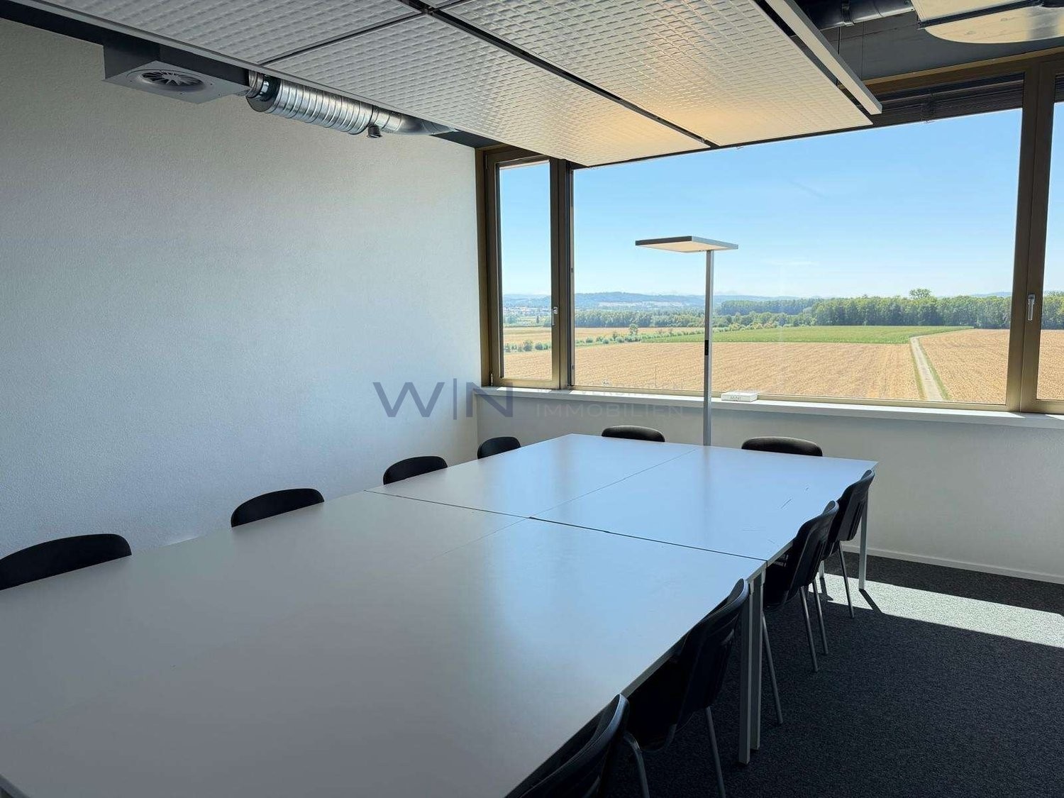 1100m² office