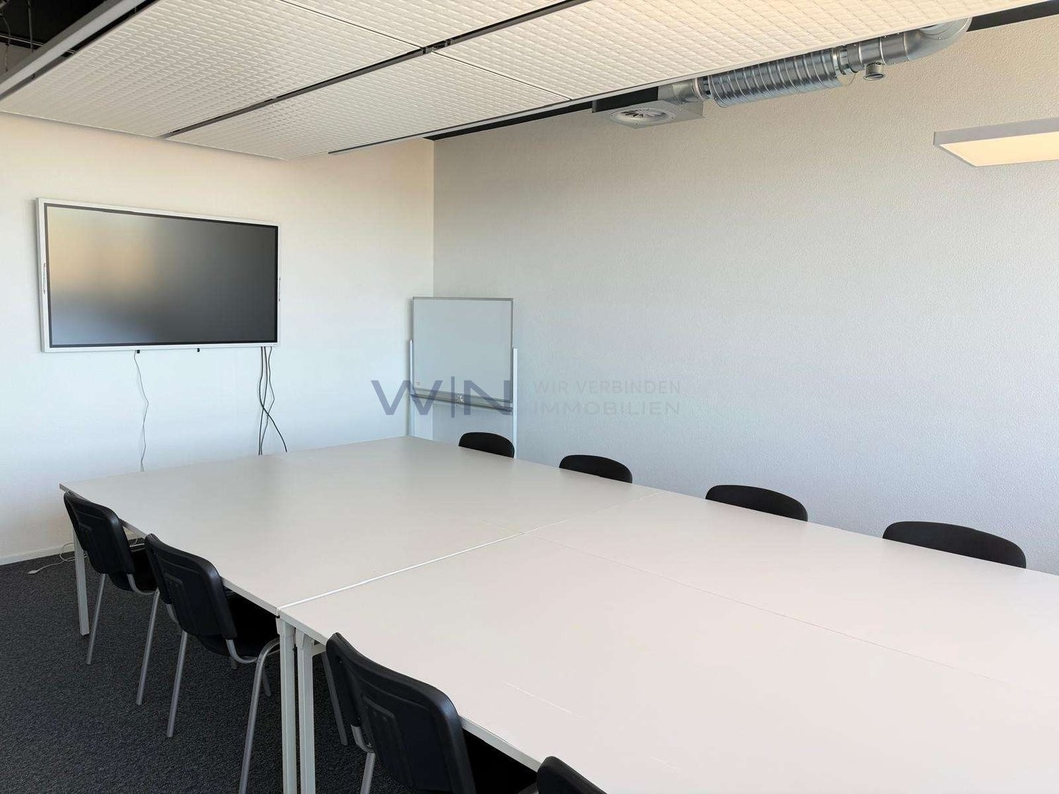 1100m² office
