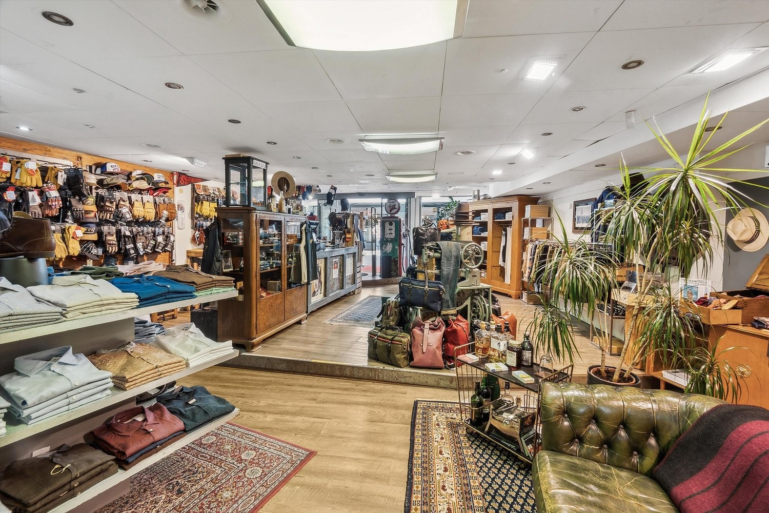 130m² shop, photo 4 of 10