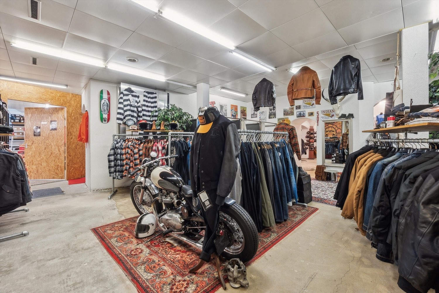130m² shop, photo 6 of 10