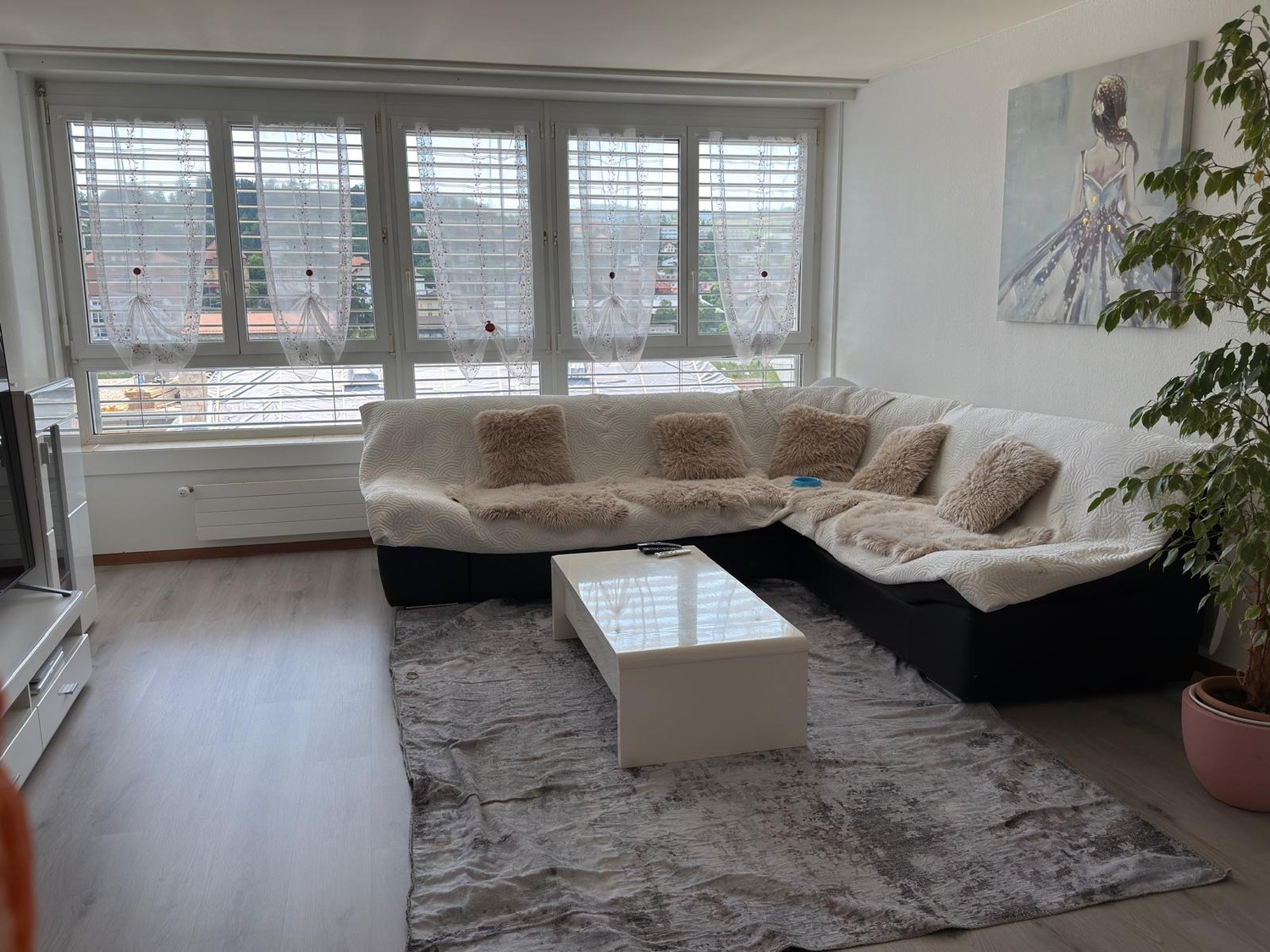 5 rooms apartment