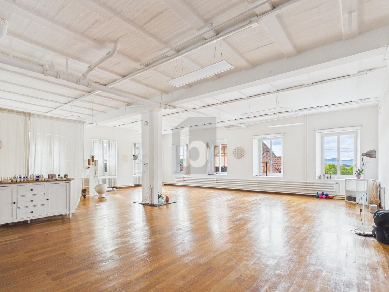 170m² office
