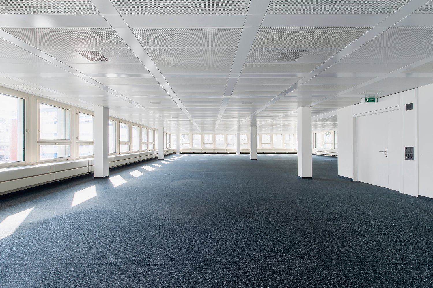 350m² office, photo 4 of 6