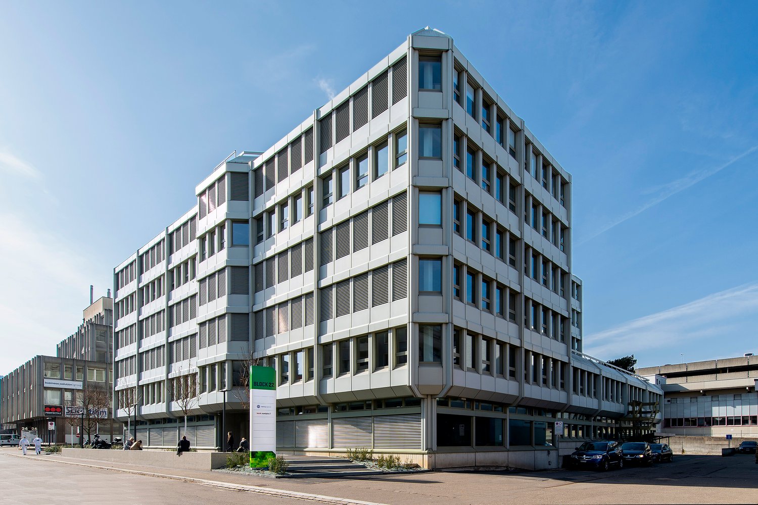 350m² office, photo 1 of 6