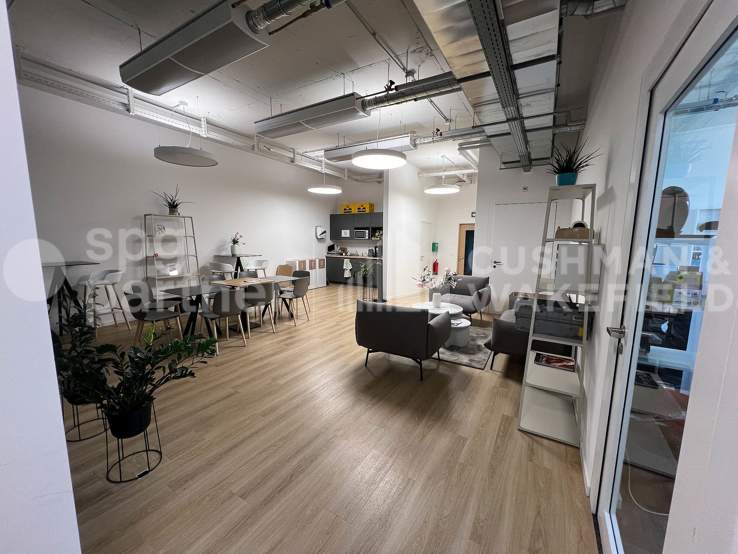 298m² office, photo 6 of 10