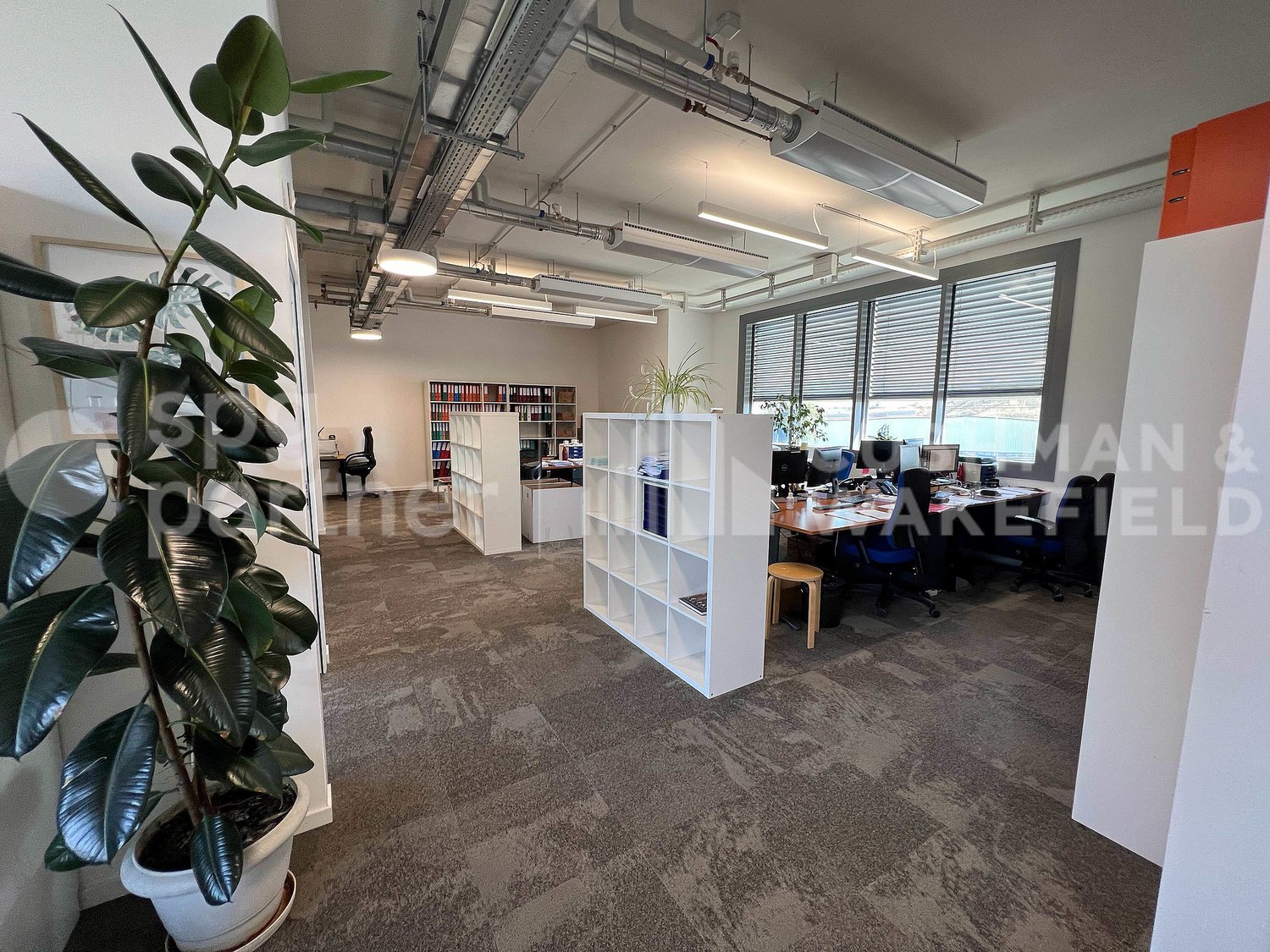 298m² office, photo 5 of 10