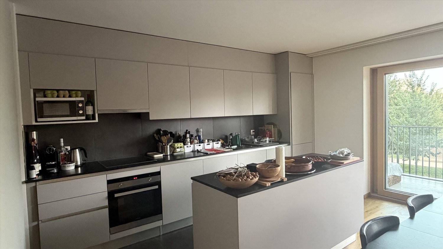 5 rooms apartment