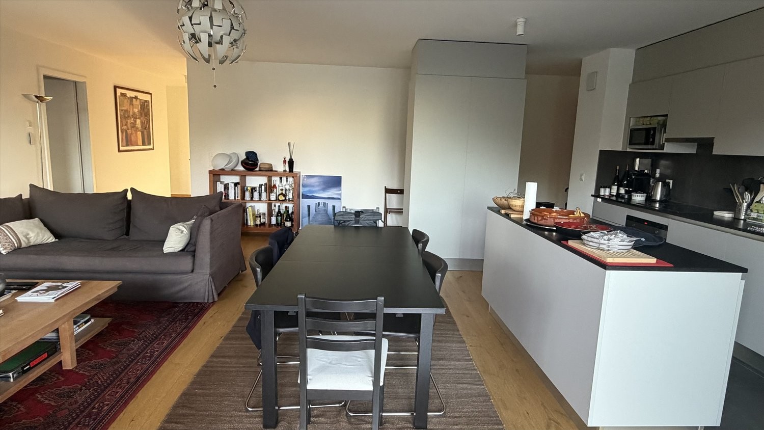 5 rooms apartment
