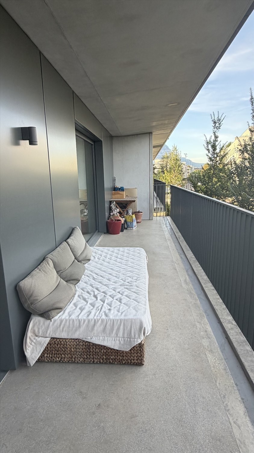 5 rooms apartment